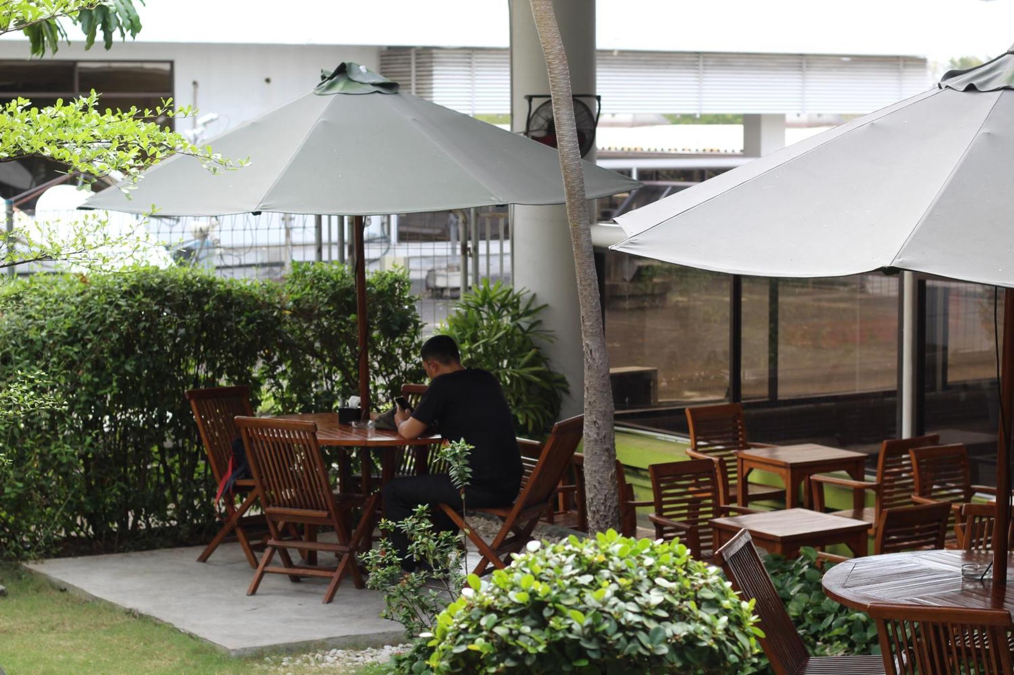 Cordia Hotel Surabaya Airport - Hotel Dalam Bandara - Formerly Ibis Budget Surabaya Airport Sidoarjo Eksteriør bilde