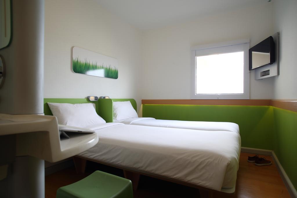 Cordia Hotel Surabaya Airport - Hotel Dalam Bandara - Formerly Ibis Budget Surabaya Airport Sidoarjo Eksteriør bilde
