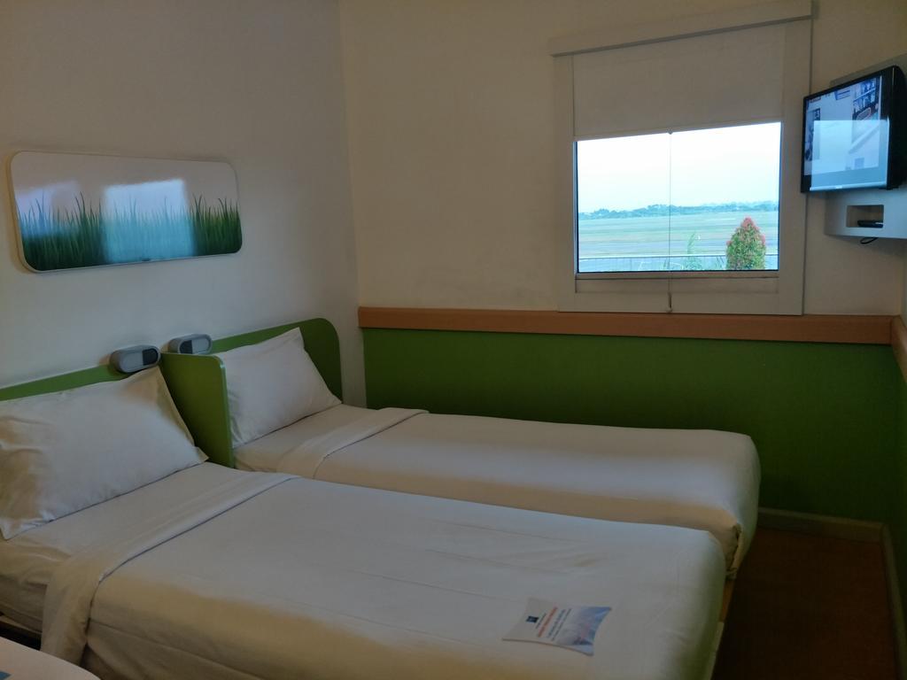 Cordia Hotel Surabaya Airport - Hotel Dalam Bandara - Formerly Ibis Budget Surabaya Airport Sidoarjo Eksteriør bilde
