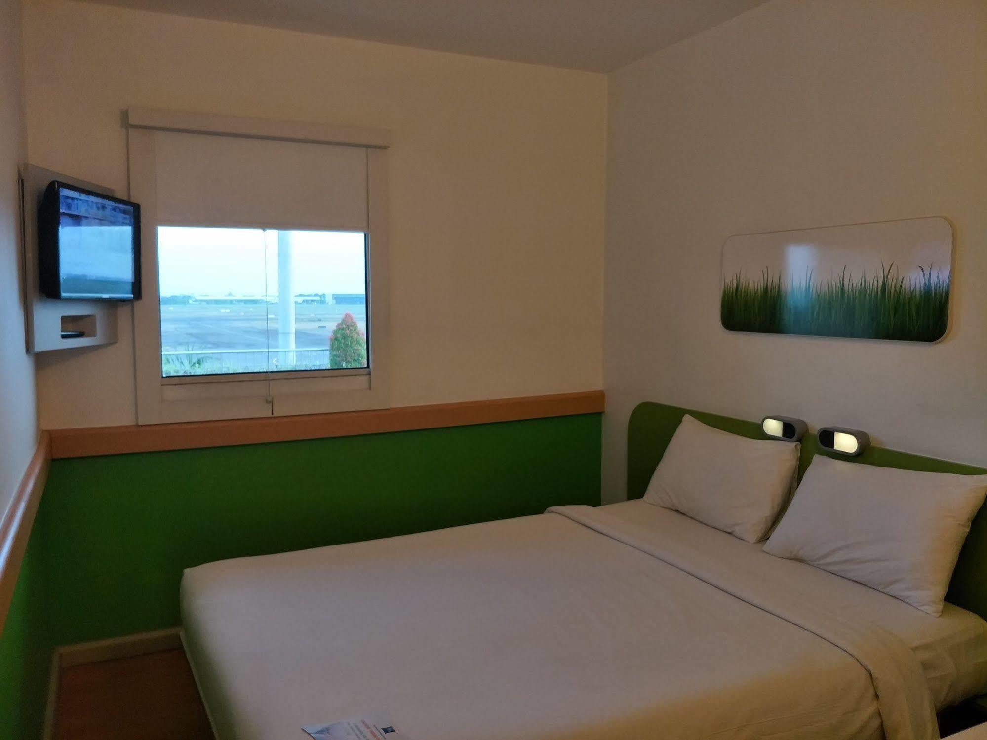 Cordia Hotel Surabaya Airport - Hotel Dalam Bandara - Formerly Ibis Budget Surabaya Airport Sidoarjo Eksteriør bilde