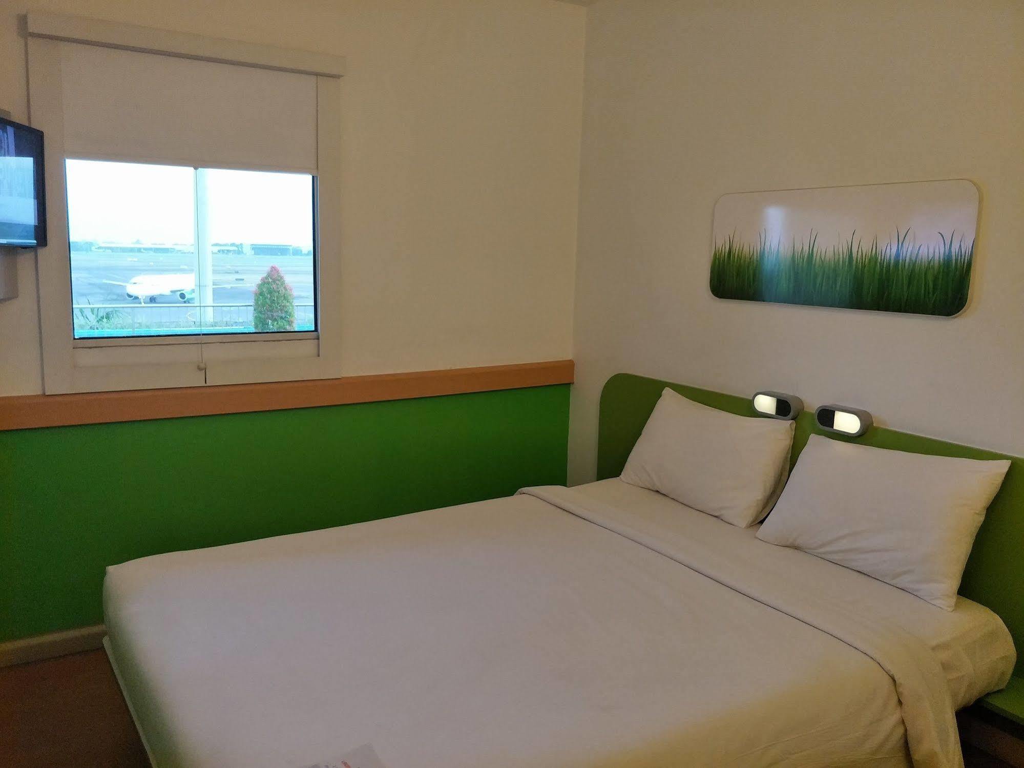 Cordia Hotel Surabaya Airport - Hotel Dalam Bandara - Formerly Ibis Budget Surabaya Airport Sidoarjo Eksteriør bilde